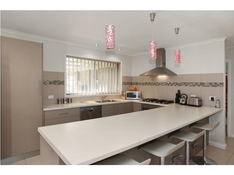 11 Saintfield Street, Lara VIC 3212