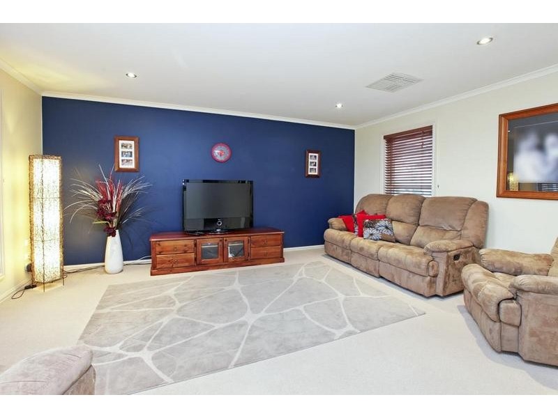 14 Ingrid Place, Lara VIC 3212