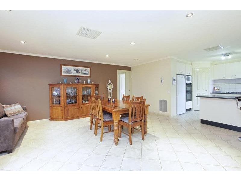 14 Ingrid Place, Lara VIC 3212