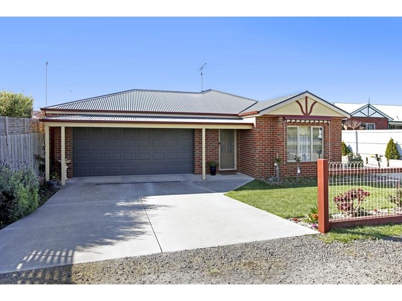 1/26 Forest Road North, Lara VIC 3212