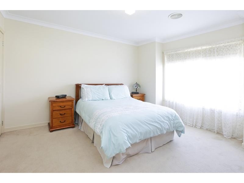 1/26 Forest Road North, Lara VIC 3212