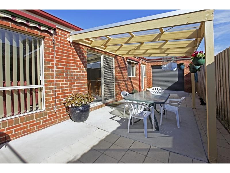 1/26 Forest Road North, Lara VIC 3212