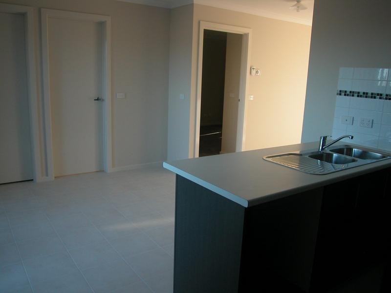 1/10 Raymond George Place, Lara VIC 3212