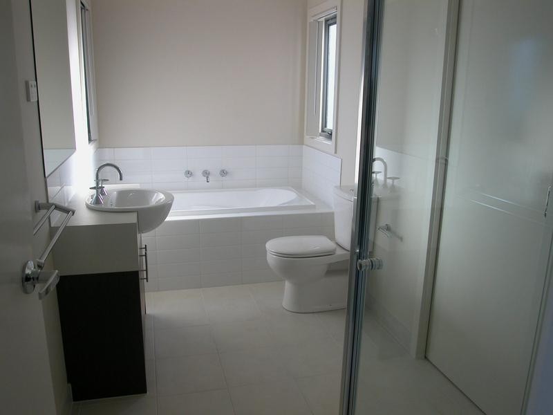1/10 Raymond George Place, Lara VIC 3212