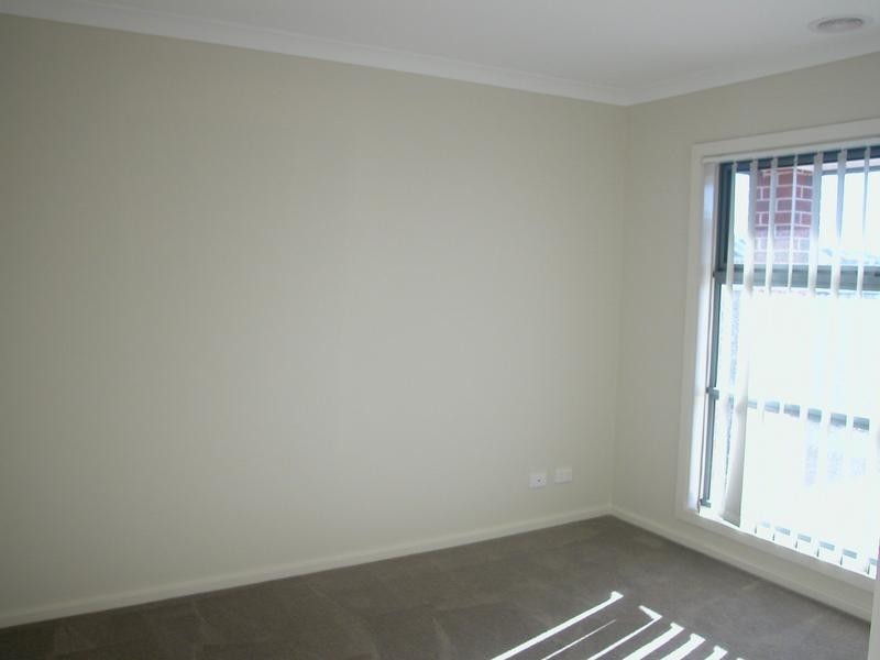 1/10 Raymond George Place, Lara VIC 3212