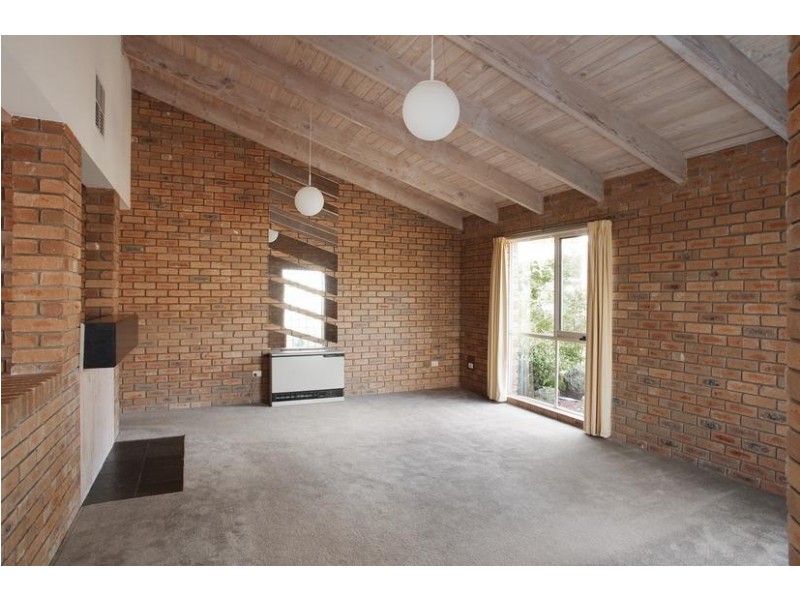 8 Foot Court, Lara VIC 3212