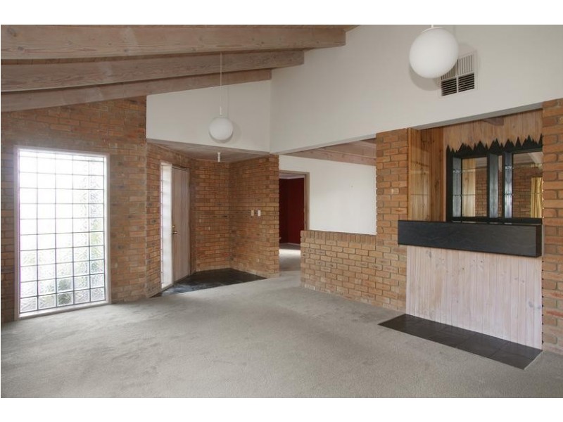 8 Foot Court, Lara VIC 3212