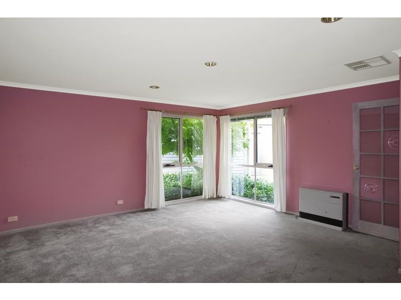8 Foot Court, Lara VIC 3212