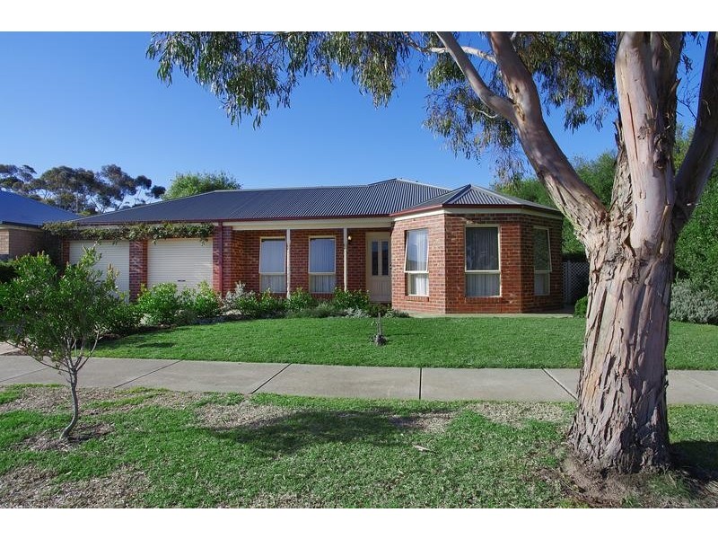 37 Lipson Drive, Lara VIC 3212
