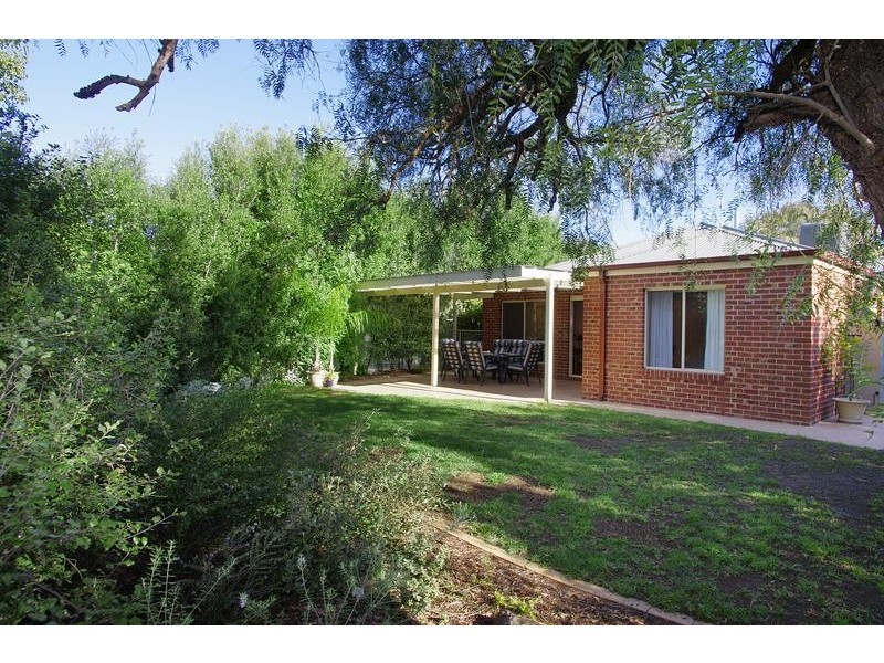 37 Lipson Drive, Lara VIC 3212