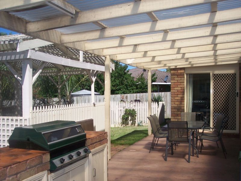 16 Scarlett Grove, Lara VIC 3212