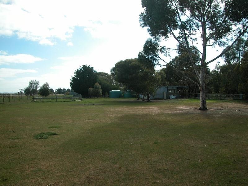 55 Manzeene Ave, Lara VIC 3212