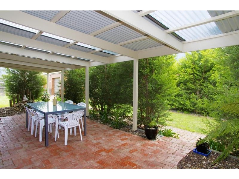 8 Saintfield Street, Lara VIC 3212