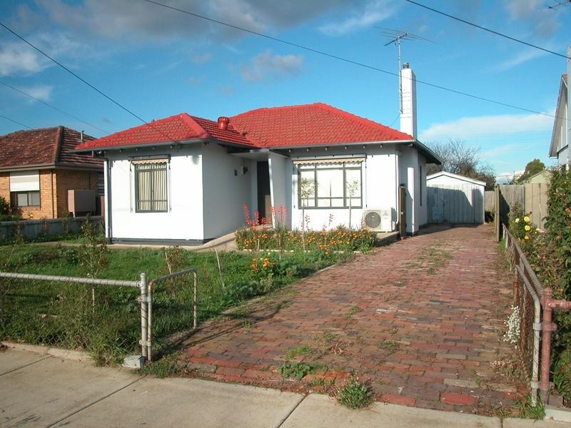 28 Detroit Crescent, Corio VIC 3214