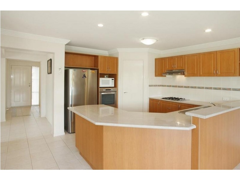14 Betty Crt, Lara VIC 3212