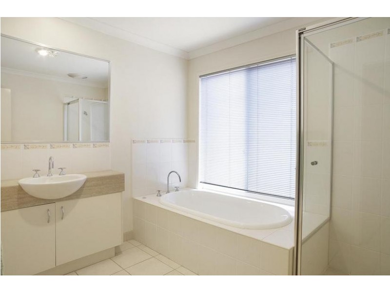 14 Betty Crt, Lara VIC 3212