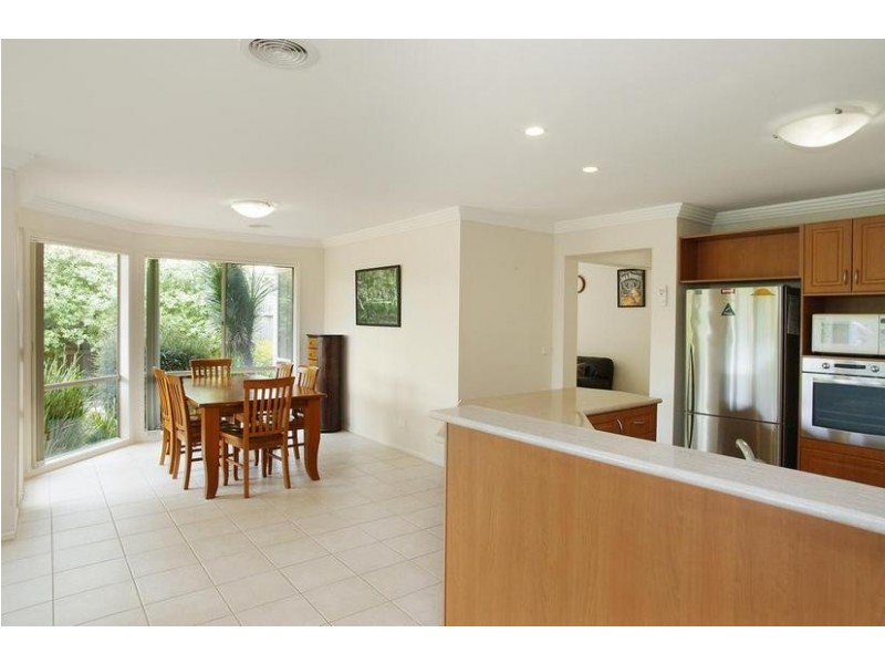 14 Betty Crt, Lara VIC 3212