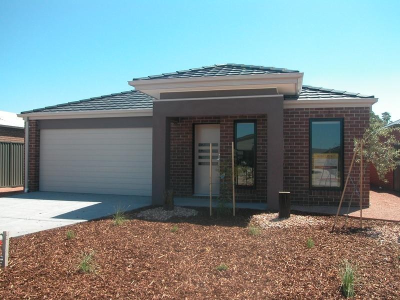 3 Darter Crt, Lara VIC 3212