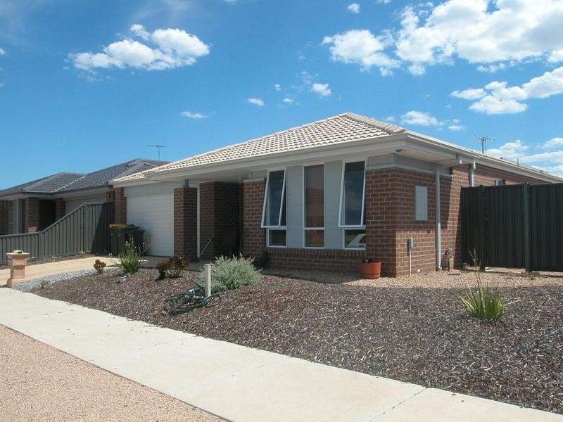12 Cape Baron Drive, Lara VIC 3212
