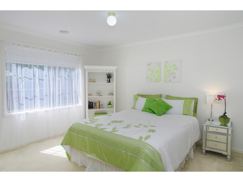 6 Sherwood Grove, Lara VIC 3212