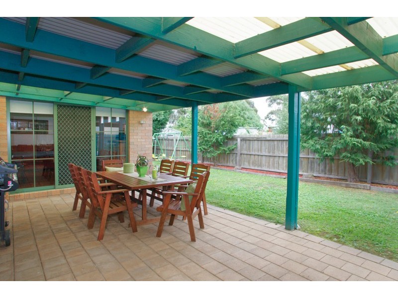 6 Sherwood Grove, Lara VIC 3212