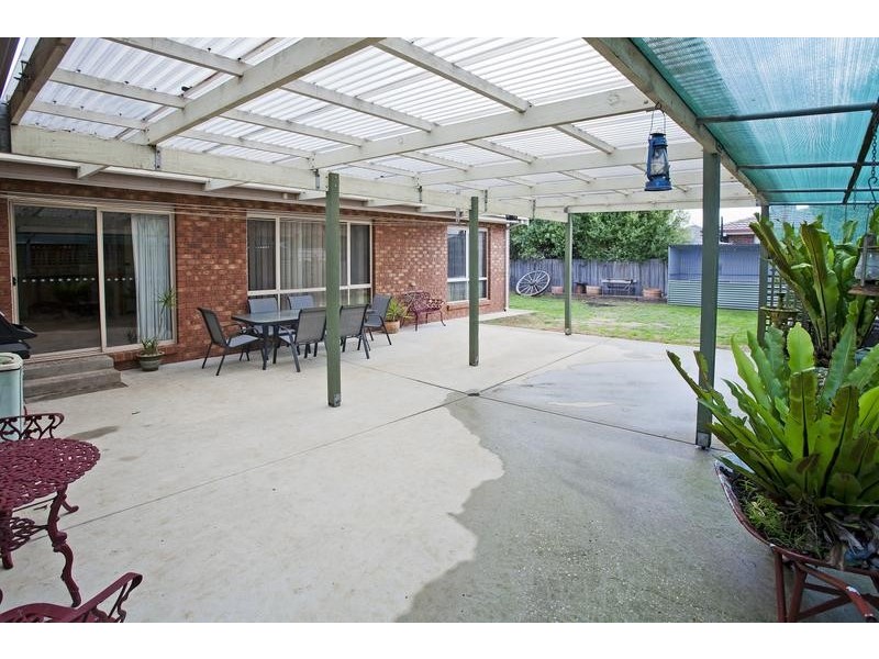 13 Bernard Court, Lara VIC 3212