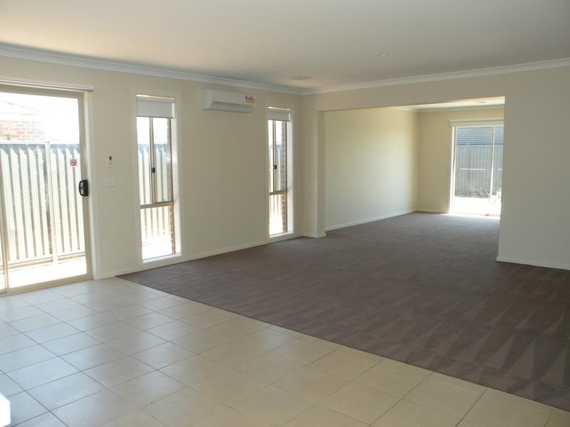 18 Nankeen Place, Lara VIC 3212
