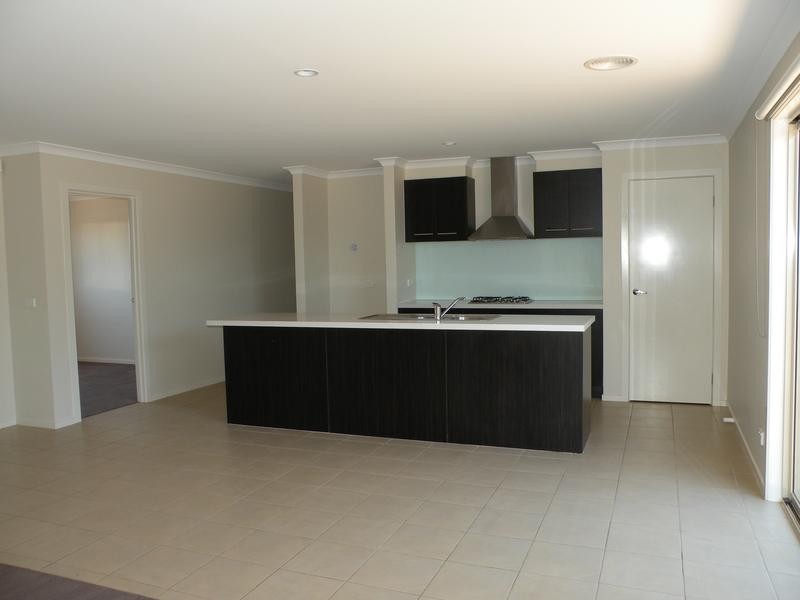 18 Nankeen Place, Lara VIC 3212