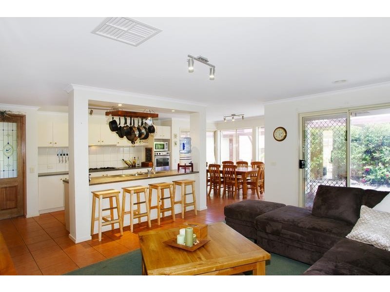 16 Betty Court, Lara VIC 3212