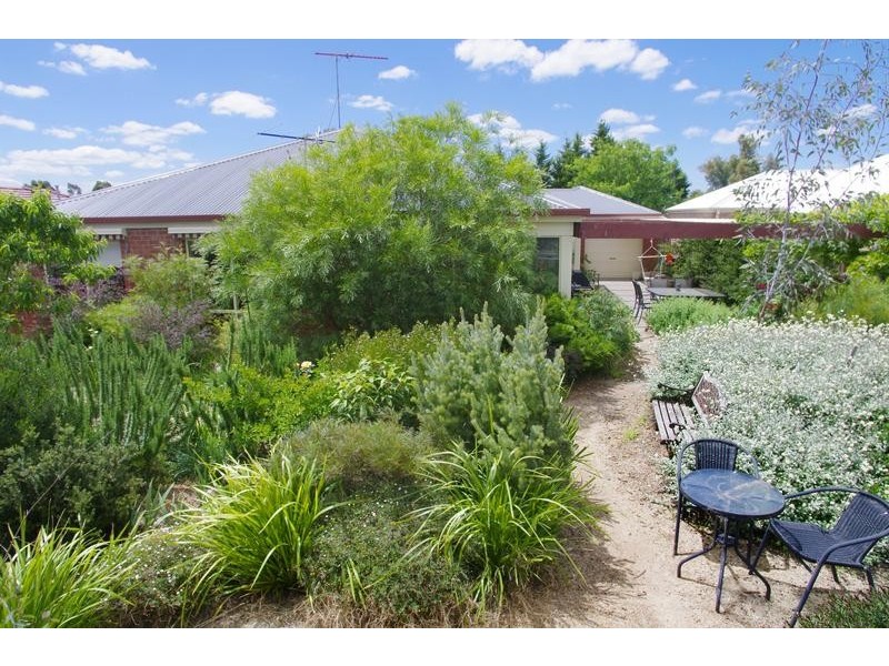 16 Betty Court, Lara VIC 3212