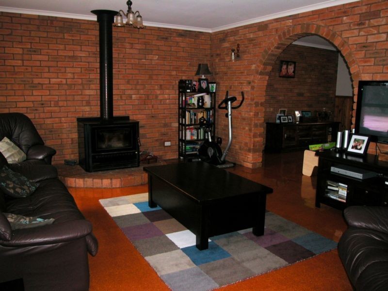 42 McLeans Rd, Little River VIC 3211