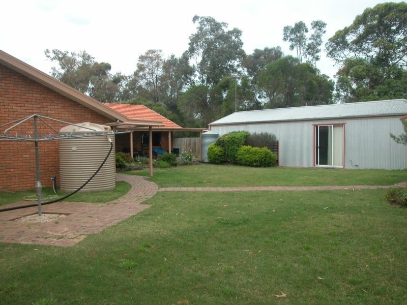 42 McLeans Rd, Little River VIC 3211