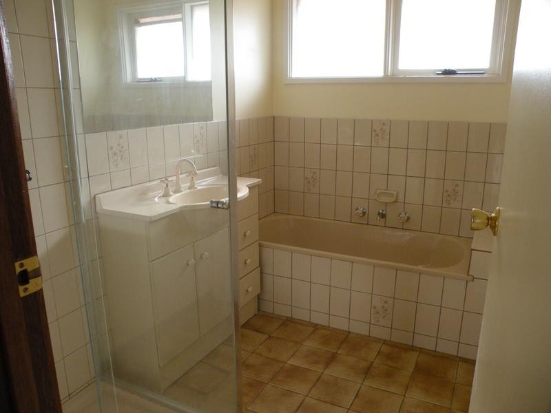 11 Gaunt St, Lara VIC 3212