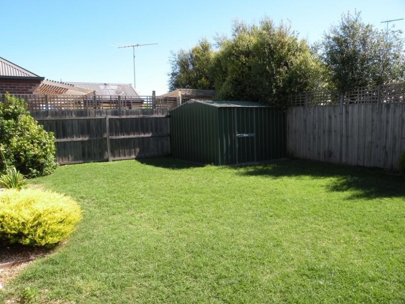 8 Hoffman Crt, Lara VIC 3212