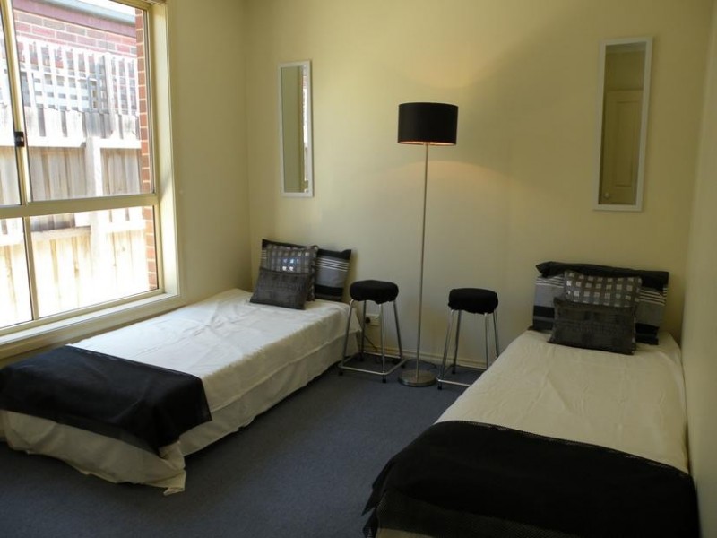 8 Hoffman Crt, Lara VIC 3212