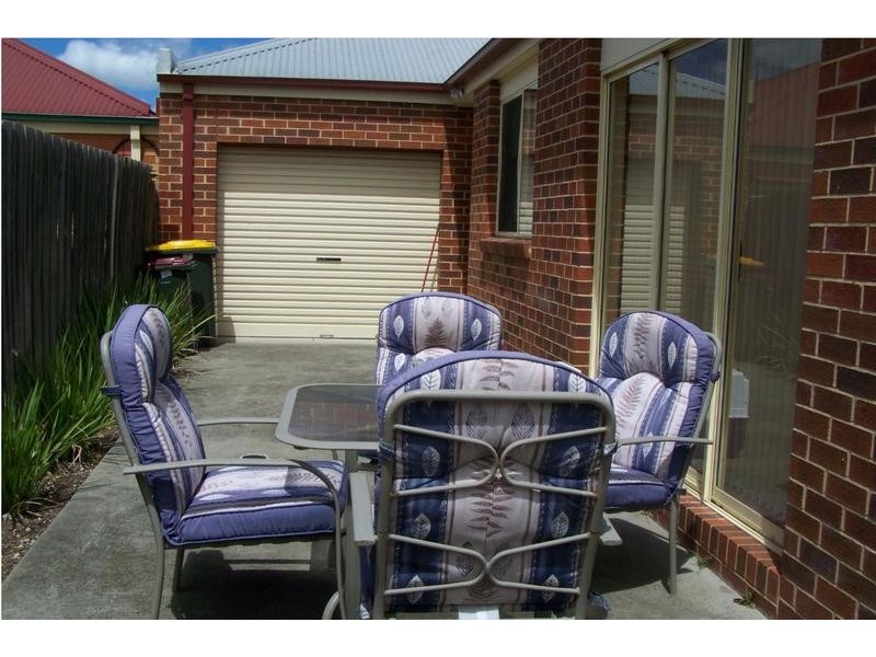 8 Hoffman Crt, Lara VIC 3212