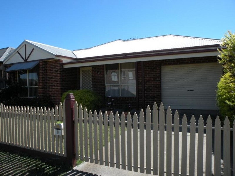 8 Hoffman Crt, Lara VIC 3212