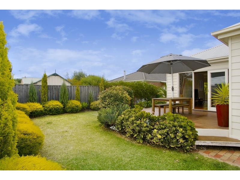 19 Keen Place, Lara VIC 3212