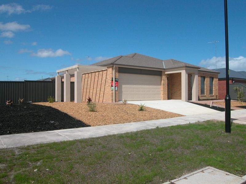 12-14 Grey Teal Place, Lara VIC 3212