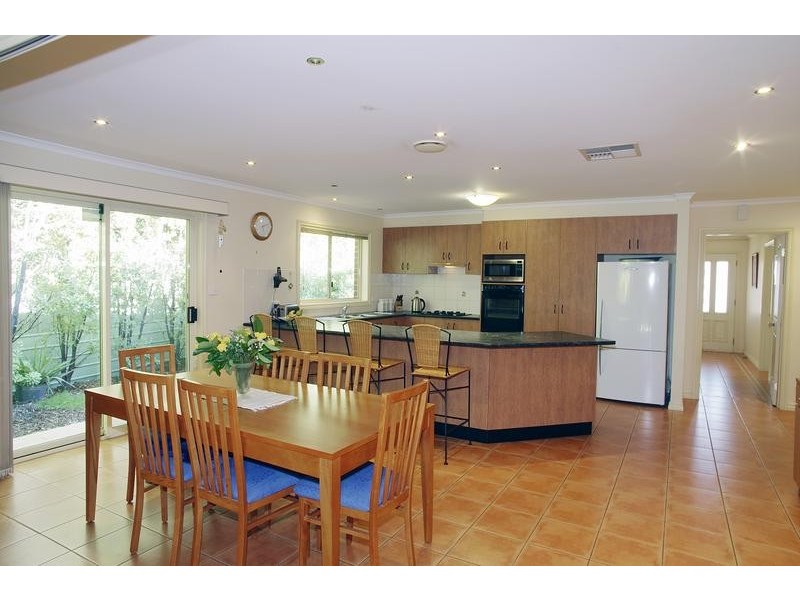 37 Lipson Drive, Lara VIC 3212