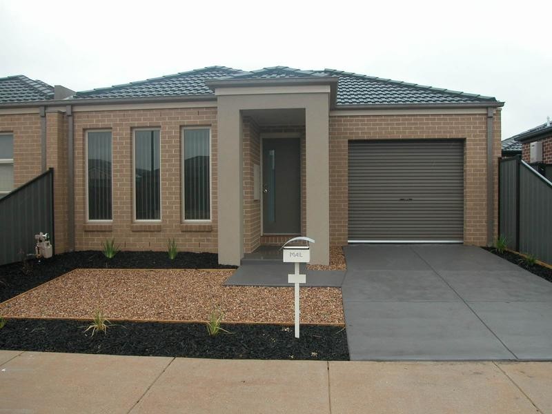 2/5 Raymond George Place, Lara VIC 3212