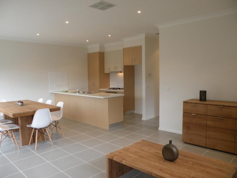 2/30 Benetti Drive, Lara VIC 3212