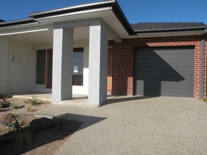 2/30 Benetti Drive, Lara VIC 3212