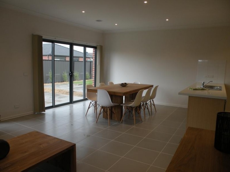 2/30 Benetti Drive, Lara VIC 3212