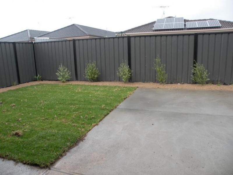 2/30 Benetti Drive, Lara VIC 3212