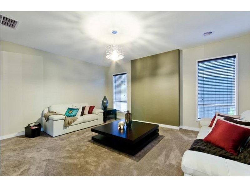 8 Mathieson Place, Lara VIC 3212