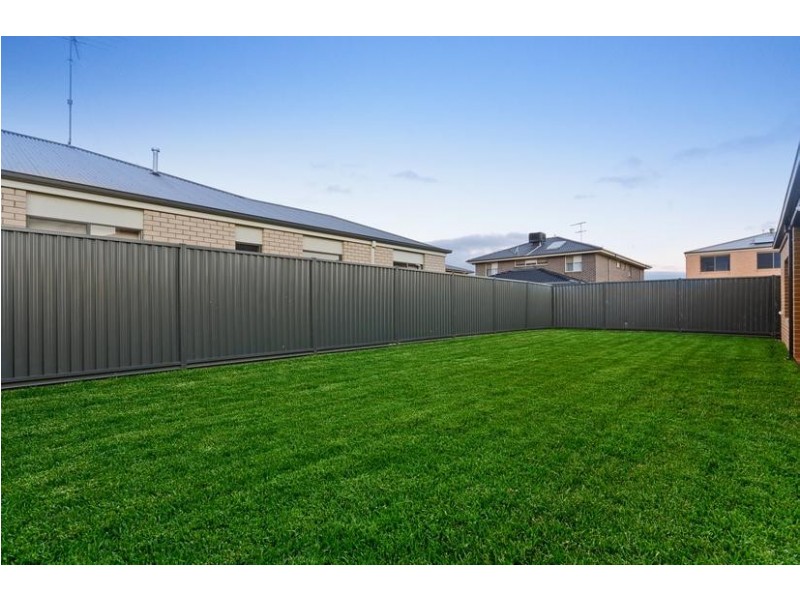 8 Mathieson Place, Lara VIC 3212