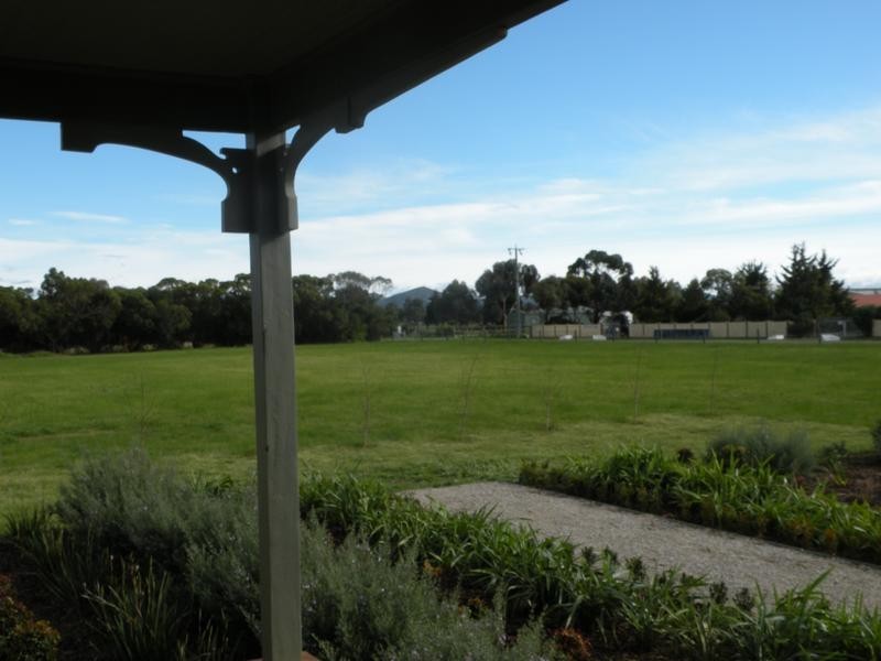 90 Bates Rd, Little River VIC 3211