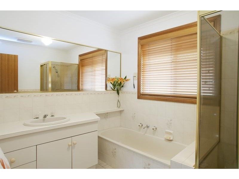 5 Wirraway Crs, Norlane VIC 3214