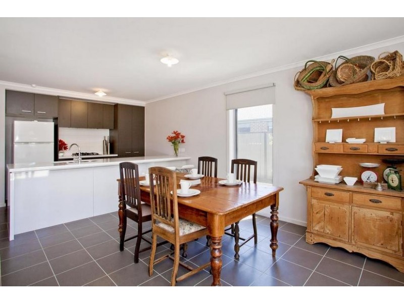 8 Raymond George Place, Lara VIC 3212